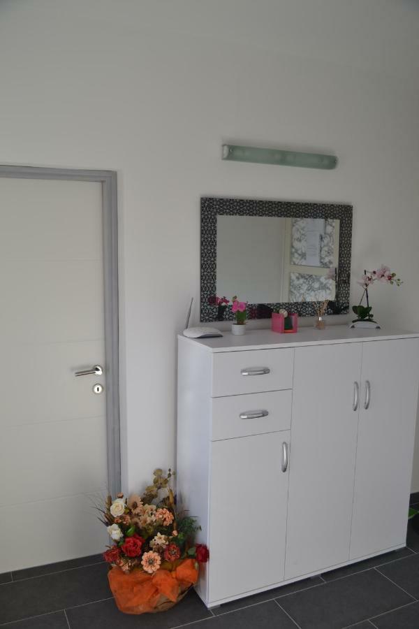 Apartman Bebe In Old Town- With Free Parking 希贝尼克 外观 照片